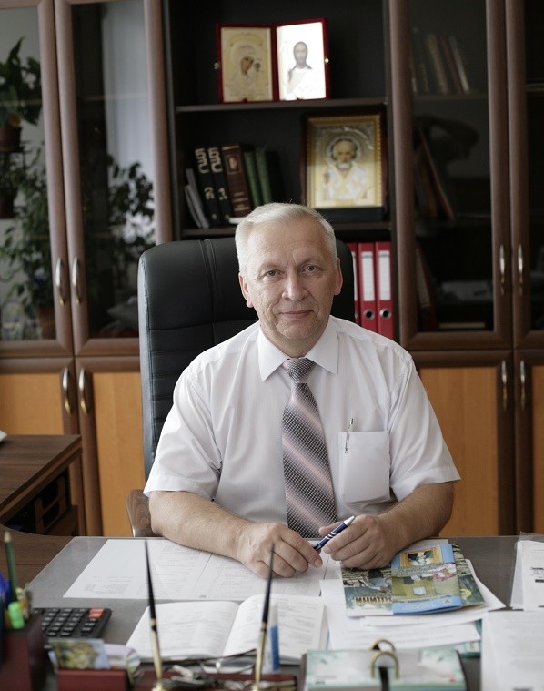 Вітаємо з ювілеєм Заслуженого лікаря України, головного лікаря Янголя Віктора Івановича!